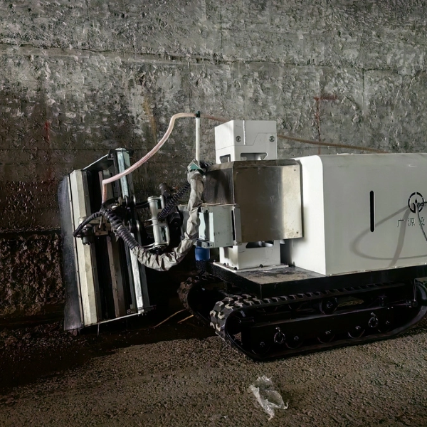 高壓水混凝土破拆機(jī)器人